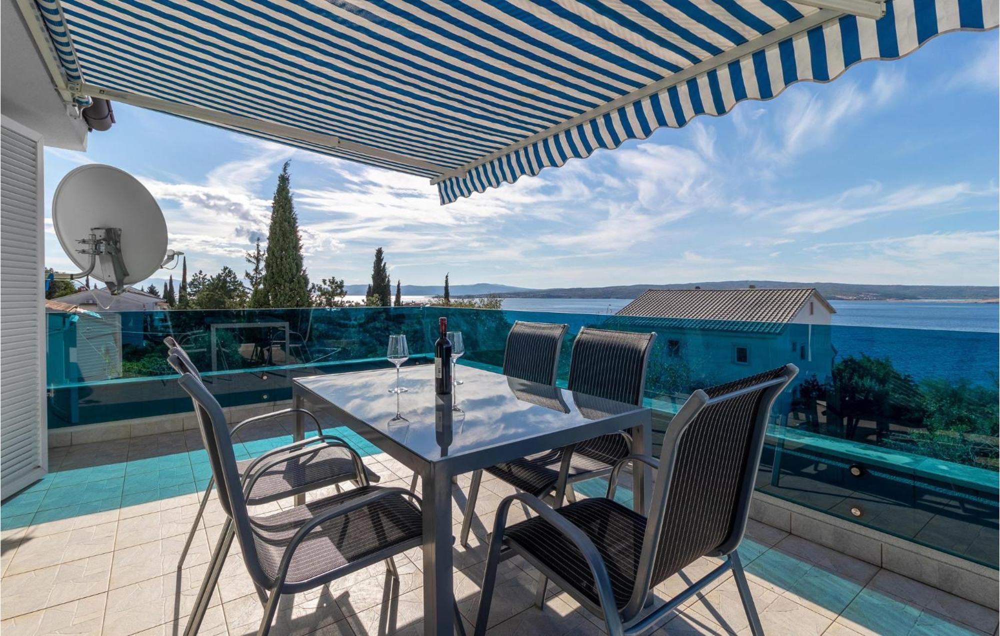 Stunning Apartment In Dramalj With House Sea View Ngoại thất bức ảnh